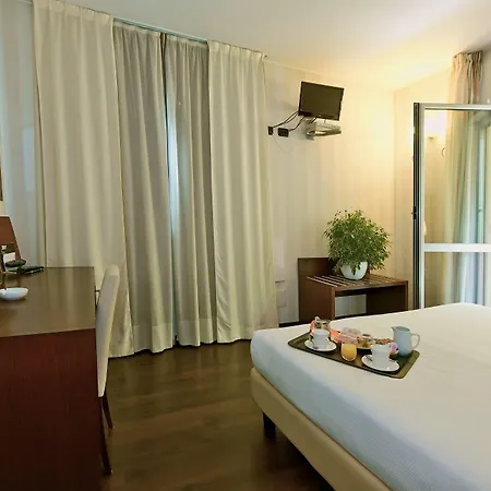 2c 酒店 莱尼亚诺