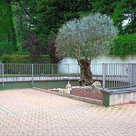 2c 3* Λενιάνο