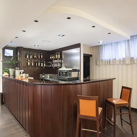 酒店 2c 莱尼亚诺