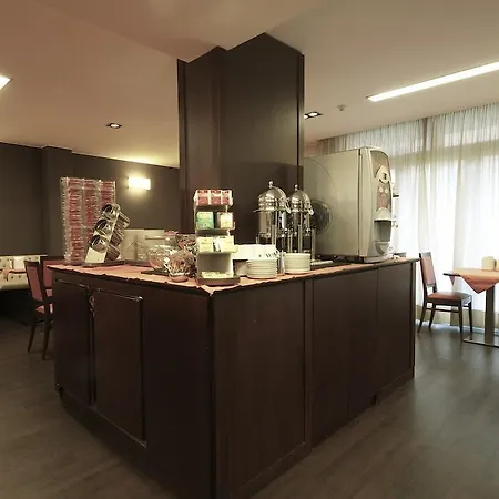 酒店 2c 莱尼亚诺